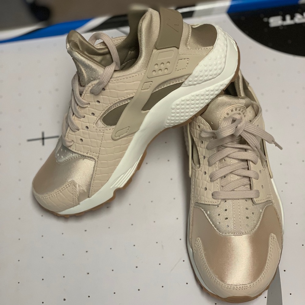 Women’s Nike Air Huarache